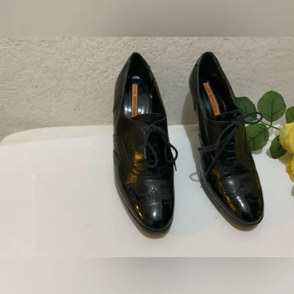 Via Spiga Wingtip lace up Oxford black leather 7.5 M retro classic preppy office